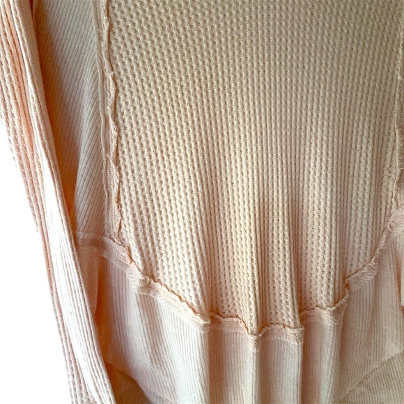 WE THE FREE NWOT WAFFLE KNIT CATALINA THERMAL TOP LONG SLEEVE PEACH | SIZE: XS - Picture 4 of 9